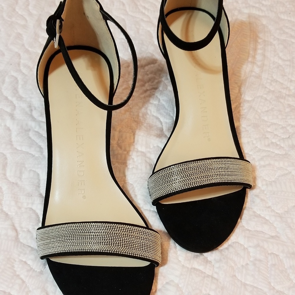 Athena Alexander classy heels 8.5